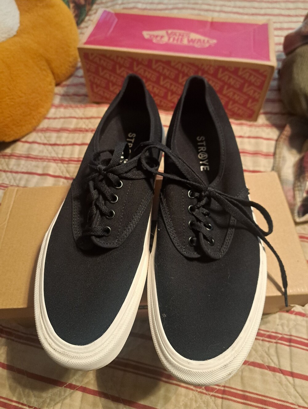 NIB!!! Straye Gower Black Skate Shoes. Mens Size 12.